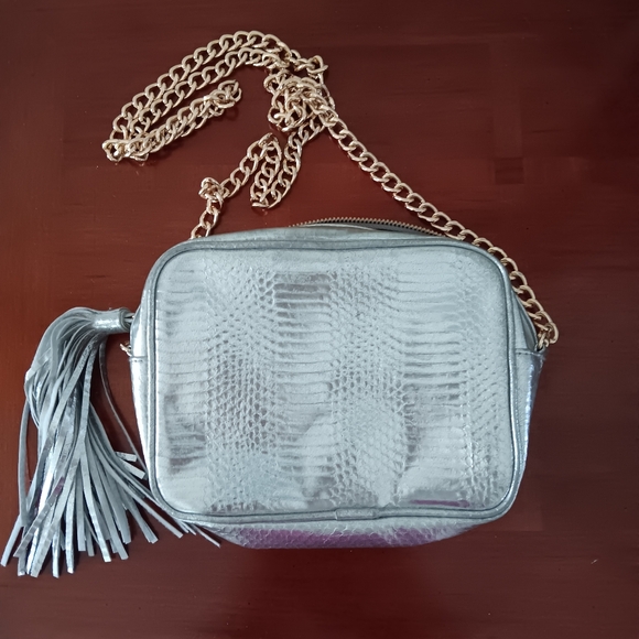 Victoria's Secret Purse Metallic Silver Gold Chain Strap Tassel Faux Leather - Picture 2 of 11